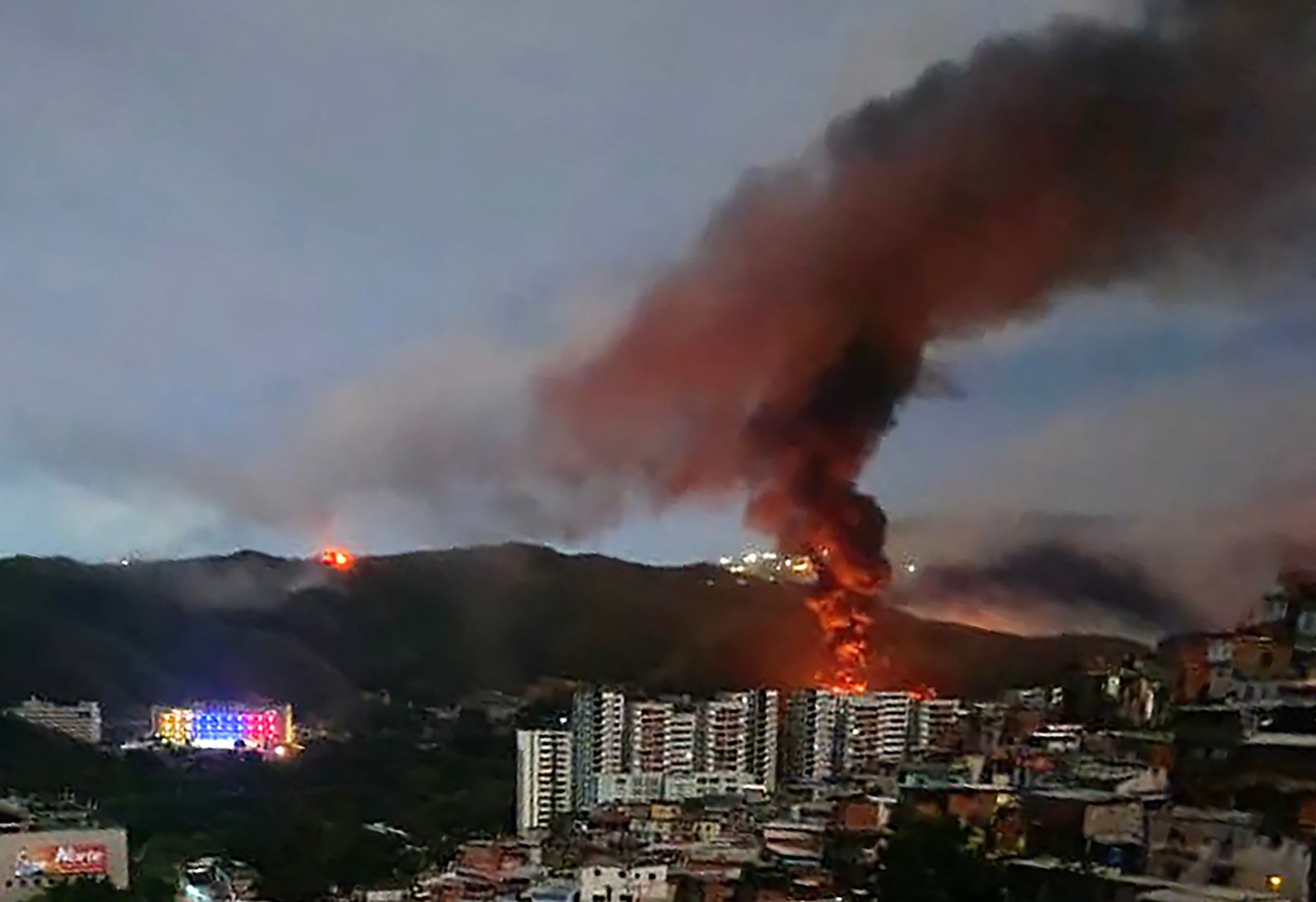 Bombardeos en Caracas: Trump anuncia captura de Maduro tras operación militar estadounidense
