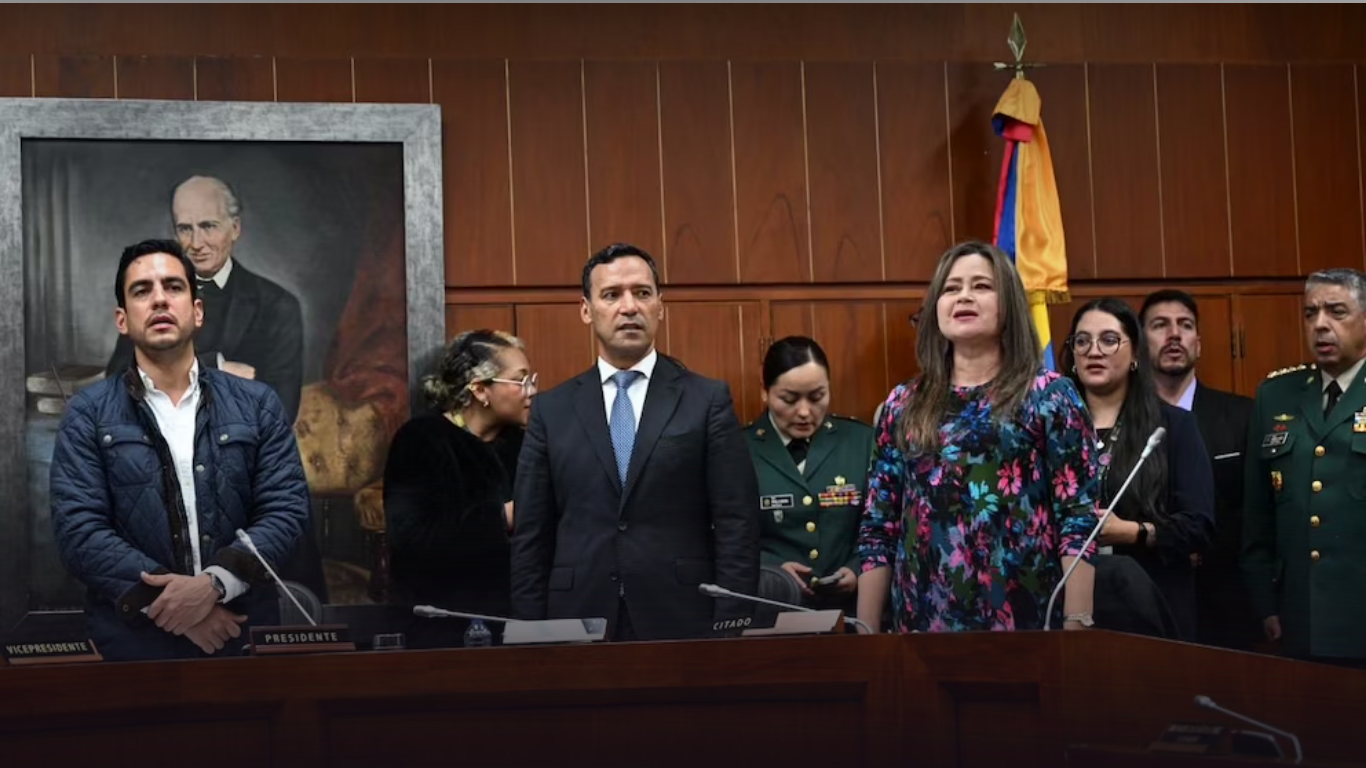 "Nunca hemos mandado soldados en aeronaves con fallas", las FF.MM. se defienden ante el Congreso por la tragedia del Hércules