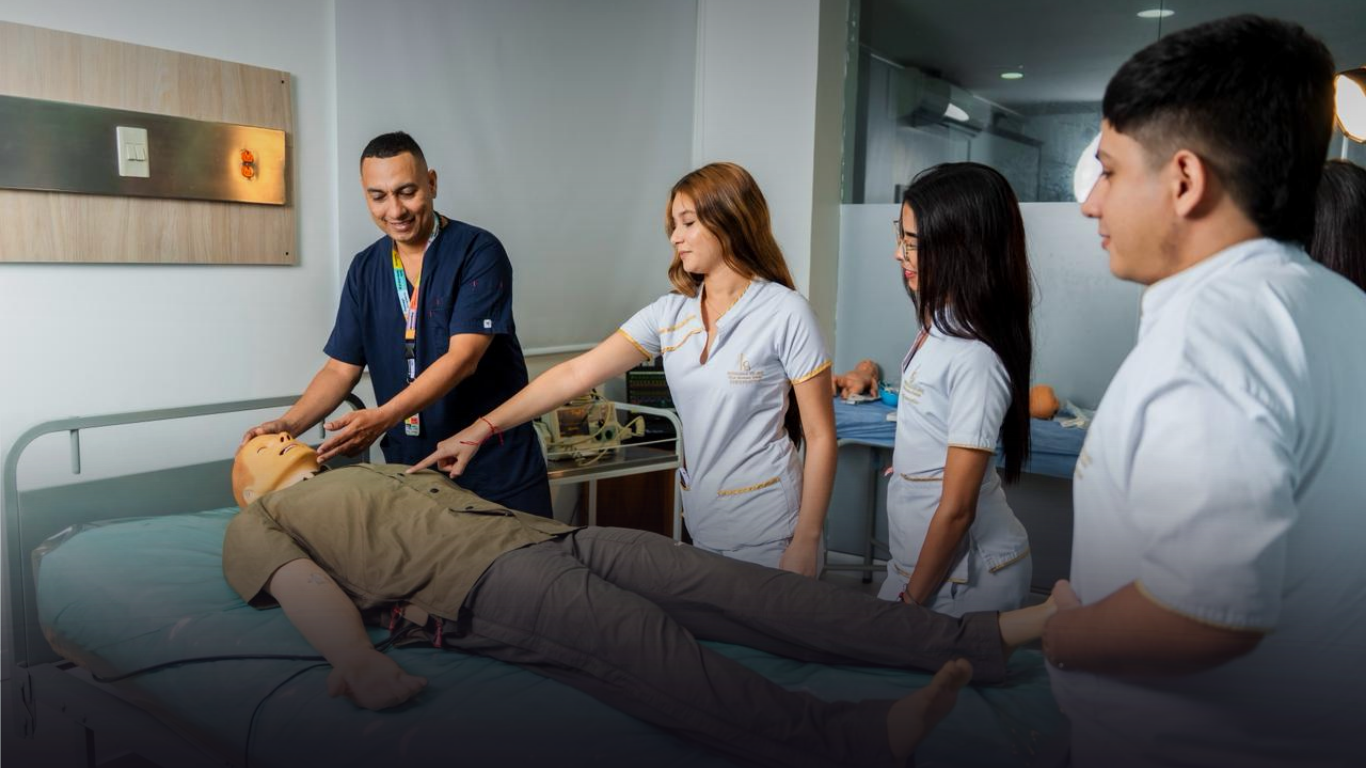 Unisinú exalta el compromiso y la formación humanística en el Día Internacional de la Enfermería